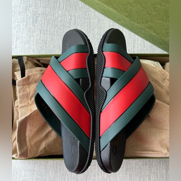 NEW Gucci Women's Web slide sandal, new in box, size 39 - Picture 6 of 7